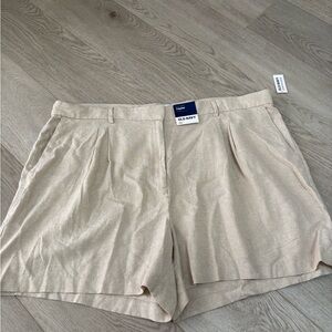 Old Navy Women's Beige Pleated Shorts